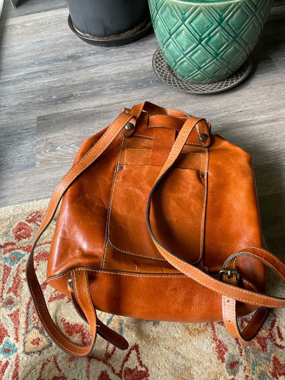 Leather backpack - Picture 3 of 5